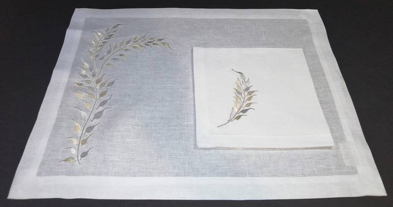 Leaves on a Branch Design Placemats with Napkins Set For 12.Persons