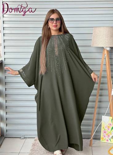 جلابية ملكية كريب أوفر سايز لون زيتي بستراس ذهبي