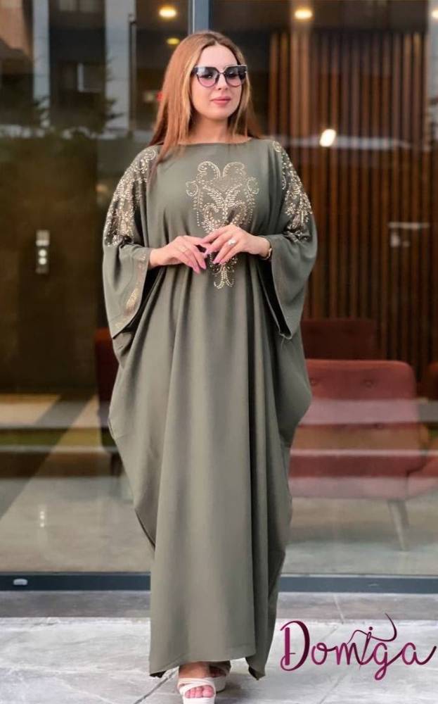جلابية نسائية ناعمة زيتية تطريز مزخرف ستراس لامع 