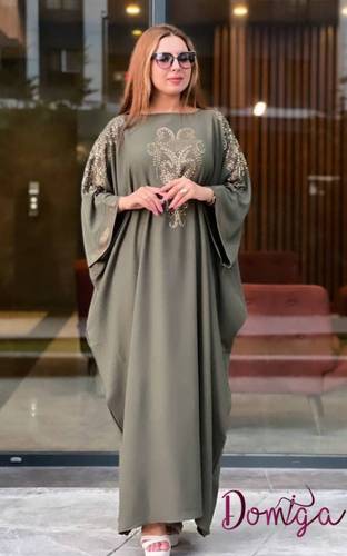 جلابية نسائية ناعمة زيتية تطريز مزخرف ستراس لامع 