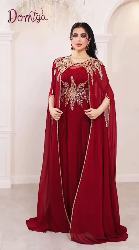 قفطان شيفون أحمر بكاب ملكي وتطريز ذهبي فاخر