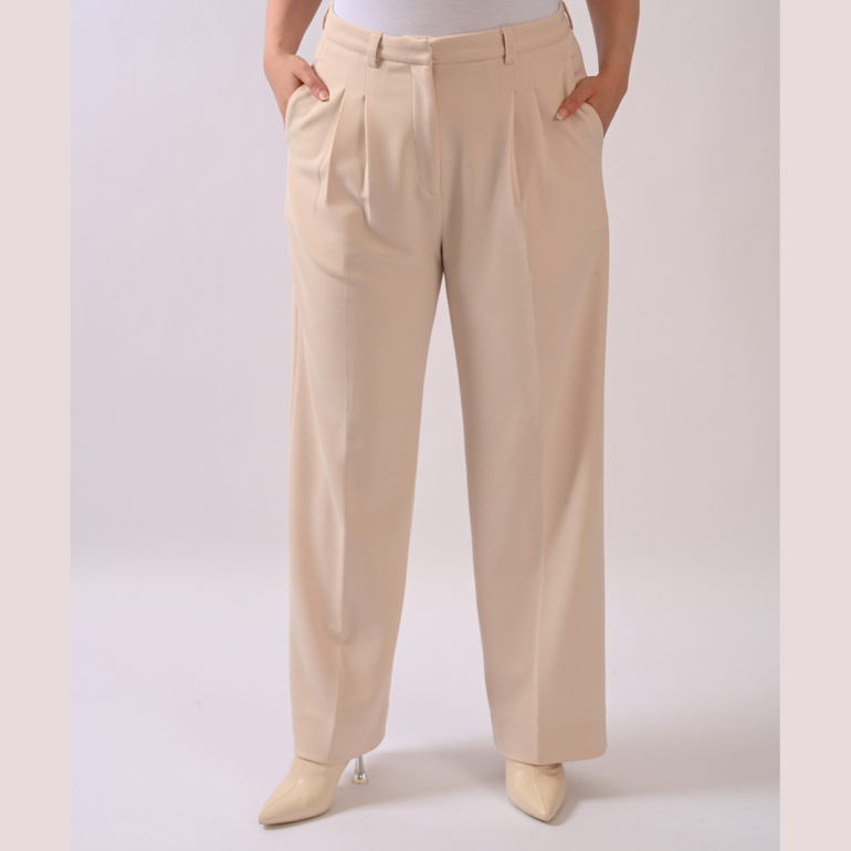 Pleat Trousers in Light Rosy Beige - XXL