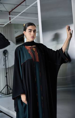  Layered Elegance (black X royal green)