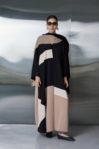     Abstract abaya