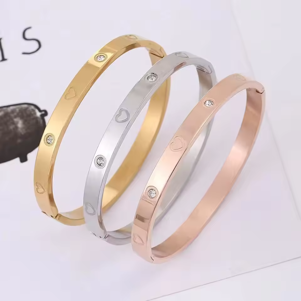 العصرية الساطع الزركون أساور للنساء البرسيم طباعة الحب Pulseiras أساور من الفولاذ المقاوم للصدأ الأنثوية مجوهرات هدية