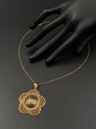 عقد ذهب عيار 21
