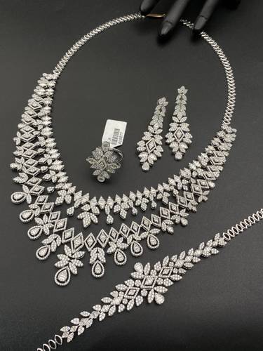 طقم شبكة ذهب ابيض عيار 18 