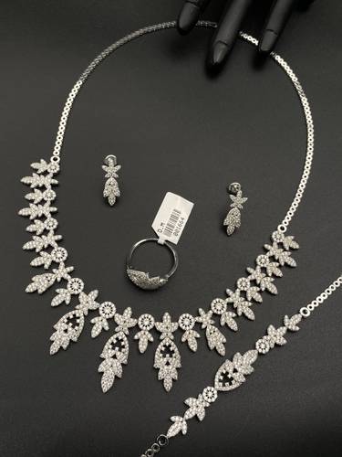 طقم شبكة ذهب ابيض عيار 18 