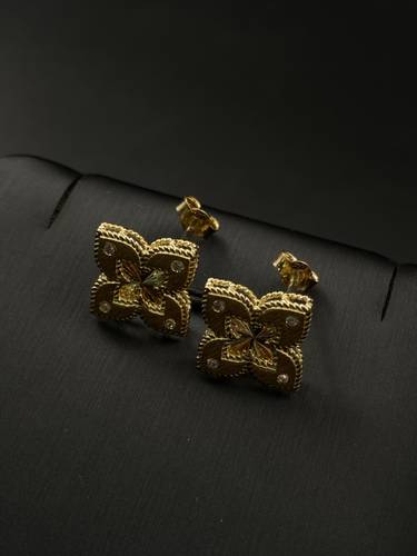 حلق ذهب عالمي أصفر عيار 18 