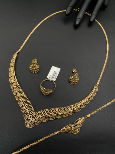 طقم ذهب عيار ٢١