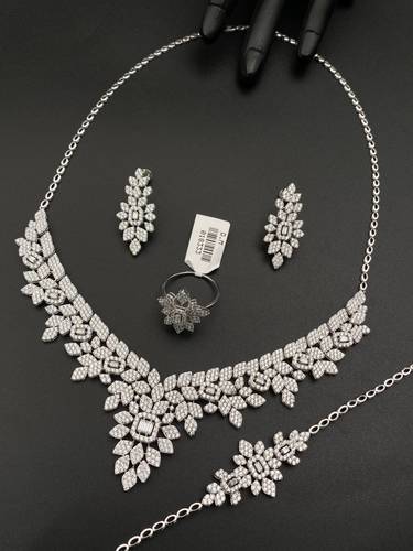 طقم شبكة ذهب ابيض عيار 18 