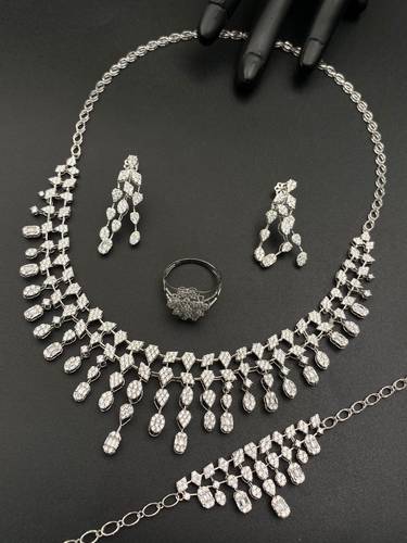 طقم شبكة ذهب ابيض عيار 18