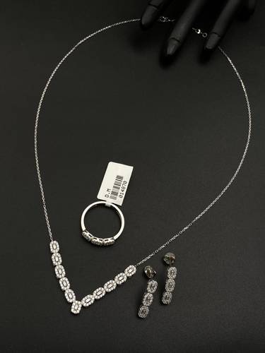 نصف طقم ذهب أبيض عيار 18 