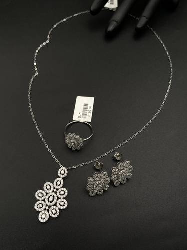 نصف طقم ذهب ابيض عيار 18