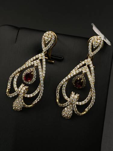 حلق ذهب أصفر عيار 18 