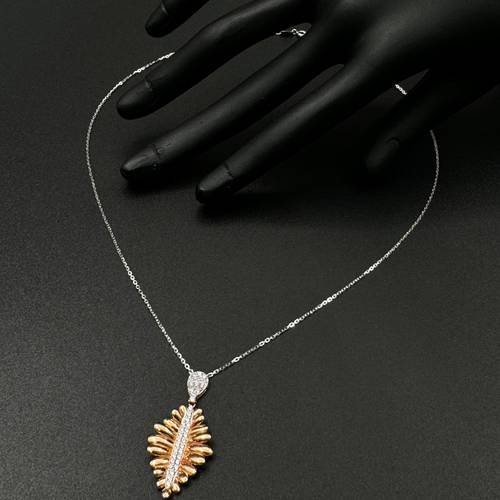 عقد ذهب ابيض و روز  عيار 18 
