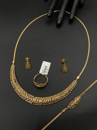 طقم ذهب عيار ٢١ 