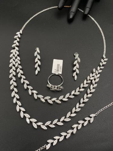 طقم شبكة ذهب ابيض عيار 18 