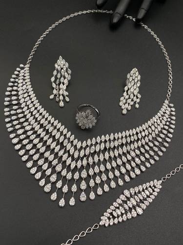 طقم شبكة ذهب ابيض عيار 18