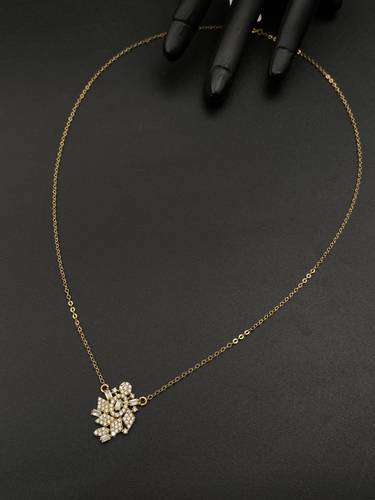 عقد ذهب عيار 18