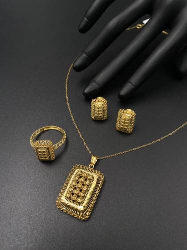 نصف طقم ذهب عيار 21
