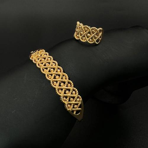 سوارة مع خاتم دوريكا ذهب عيار 21