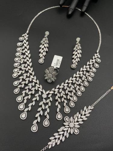 طقم شبكة ذهب ابيض عيار 18 