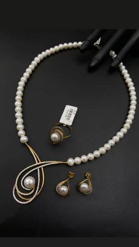 GOLD HALF SET K18 WITH CULTURALE PEARL