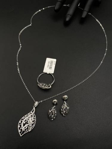 نصف طقم ذهب ابيض عيار 18
