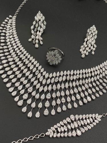 طقم شبكة ذهب ابيض عيار 18