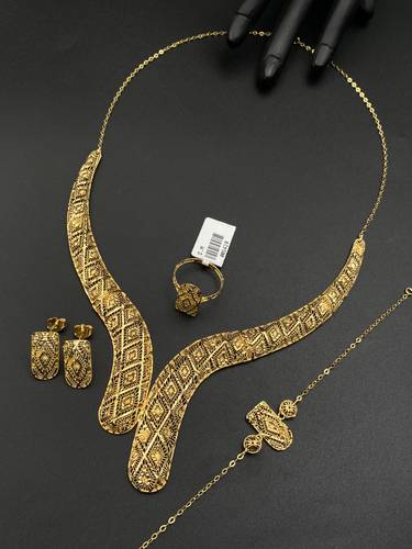 طقم ذهب أصفر عيار 21 