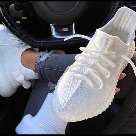 Adidas Yeezy Boost 350 V2 “Triple White” sneakers – AD026