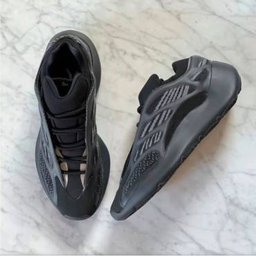 Yeezy 700 V3 “Alvah” sneakers -AD053