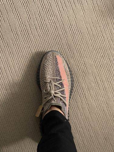 Yeezy Boost 350 V2 “Ash Stone” sneakers -AD047