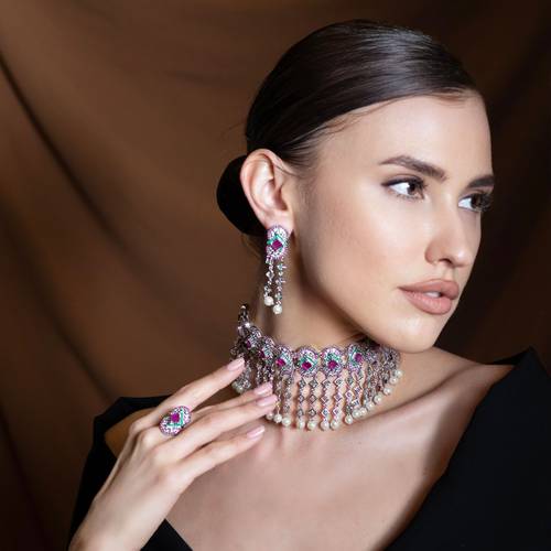 طقم فضه مع الاحجار 