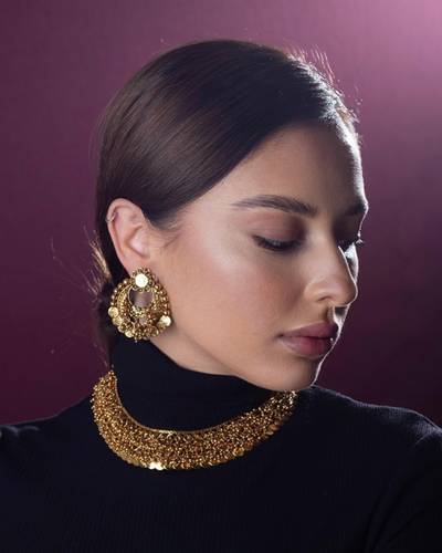 طقم مطلي ذهب نحاسي (عقد و حلق )