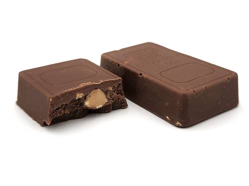شوكولاتة باللوز nuts