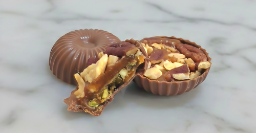 Nuts مكسرات