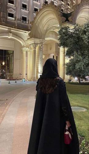 عبايات سُلفة 