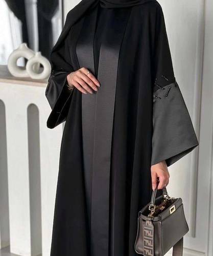 عبايات سُلفة. 