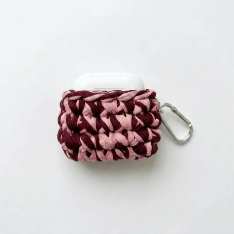 حافظة سماعات (ورد وتوت) - Berry Blush AirPods Case