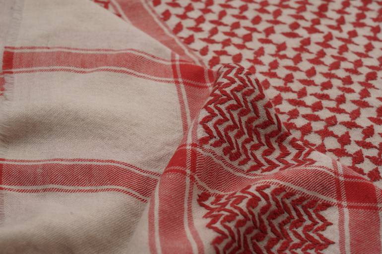 شال باشمينا أحمر صناعة يدوية 