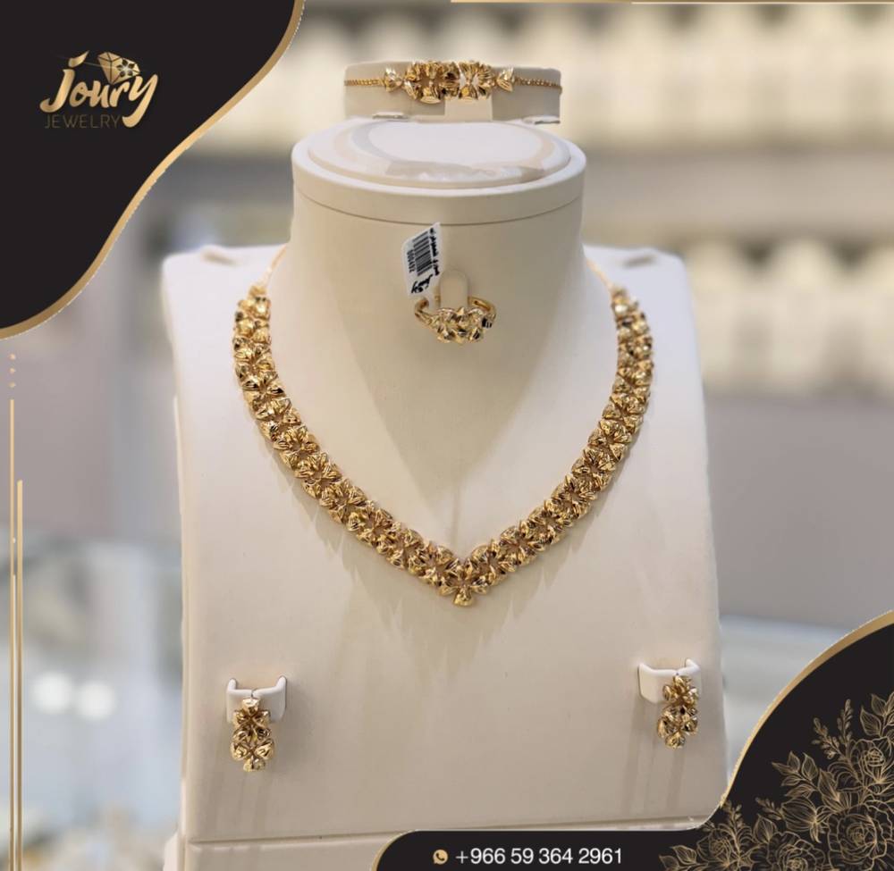 طقم مميز ذهب صافي عيار ٢١ 