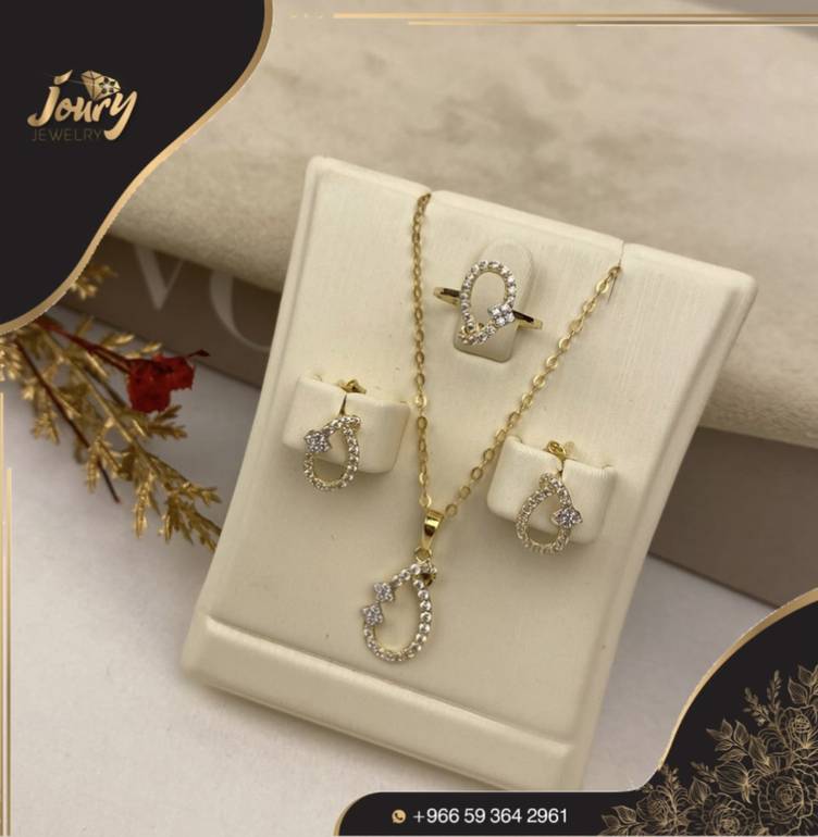 طقم اطفال ذهب عيار 18 مكون من ( عقد  + خاتم+ حلق ) 
