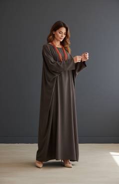 رداء وحُليّ