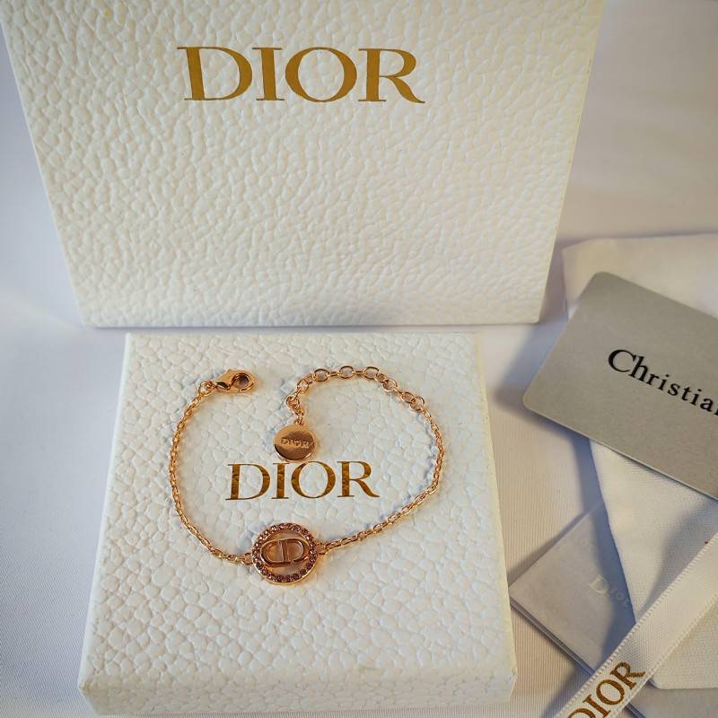 اسوارة انيقة من ديور روز قولد Dior