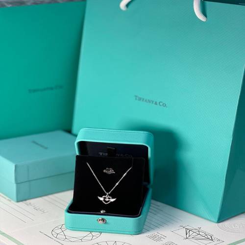 سلسال نسائي انيق من ماركة تيفاني Tiffany - فضي