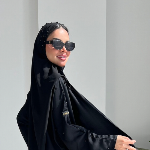  طرحة سوداء أنيقة بطرف مزين بلؤلؤ الأسود