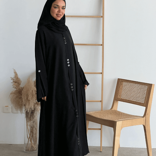 عباية انترنت سوداء مزينة بأزرار ( عباية دعاء)