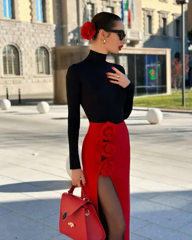 تنورة مشد طويلة